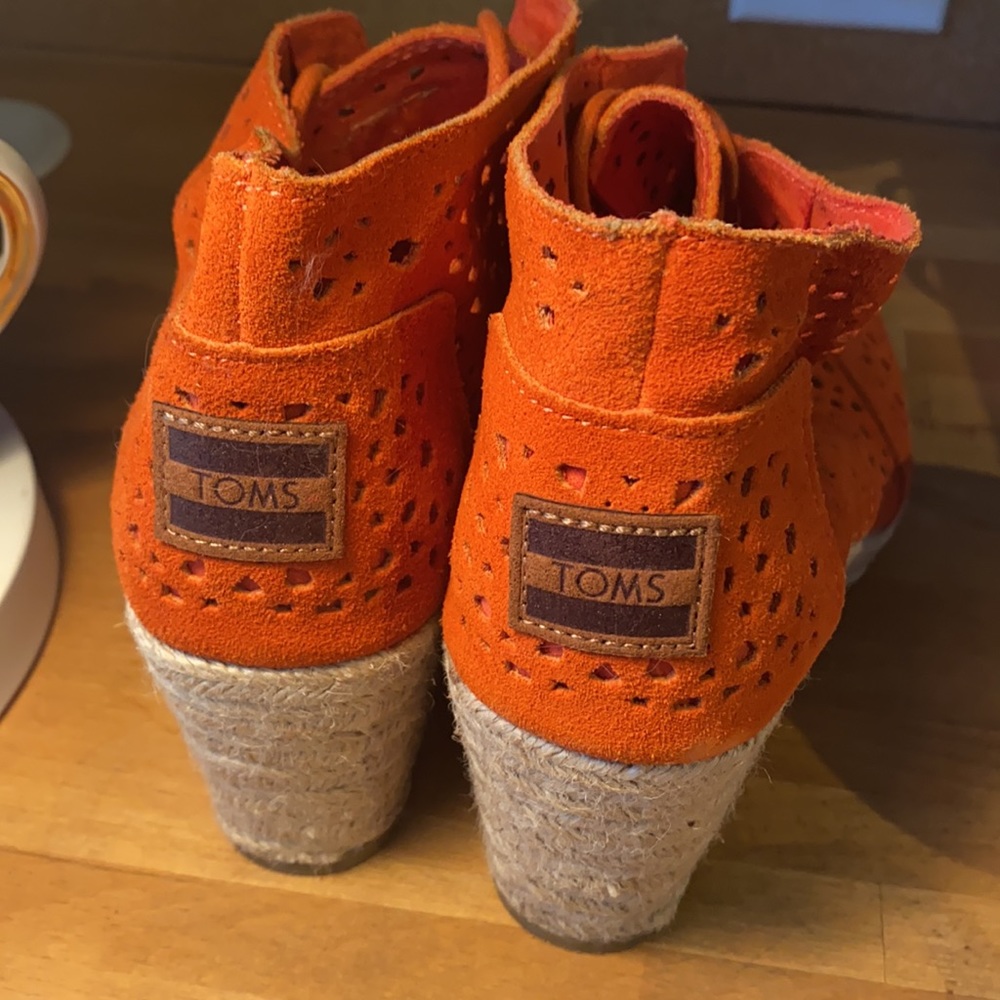 Tom’s wedge Espadrille booties